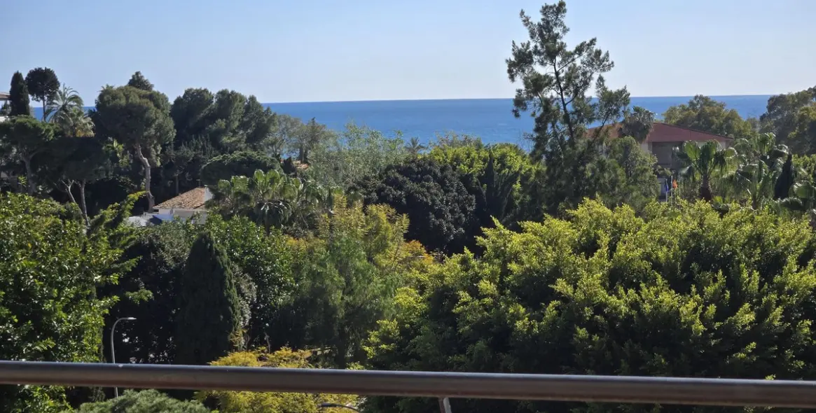 Venta de ático en El Palo 22