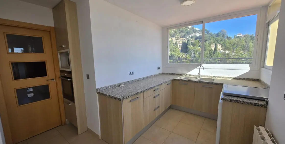 Venta de ático en El Palo 25