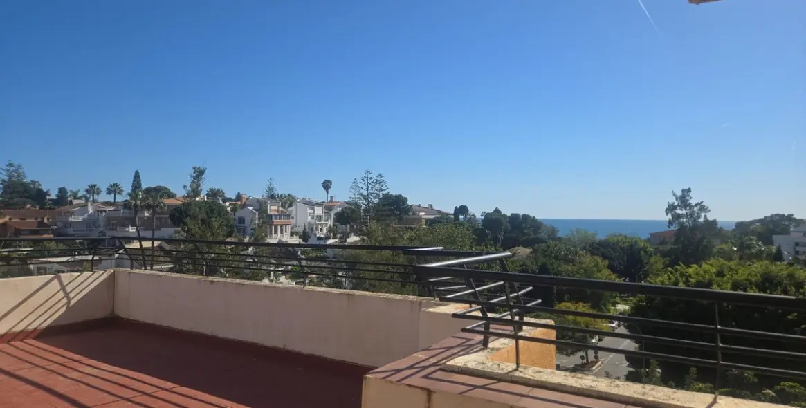 Venta de ático en El Palo 27