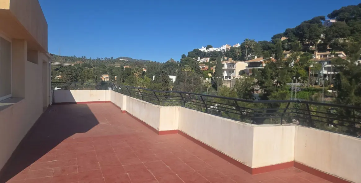 Venta de ático en El Palo 29