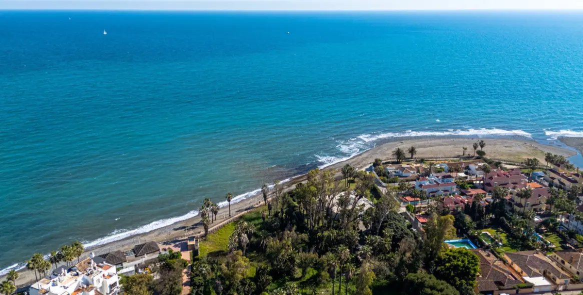 Venta de apartamento en planta baja en Puerto Banús 3