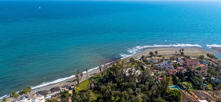 Venta de apartamento en planta baja en Puerto Banús 2