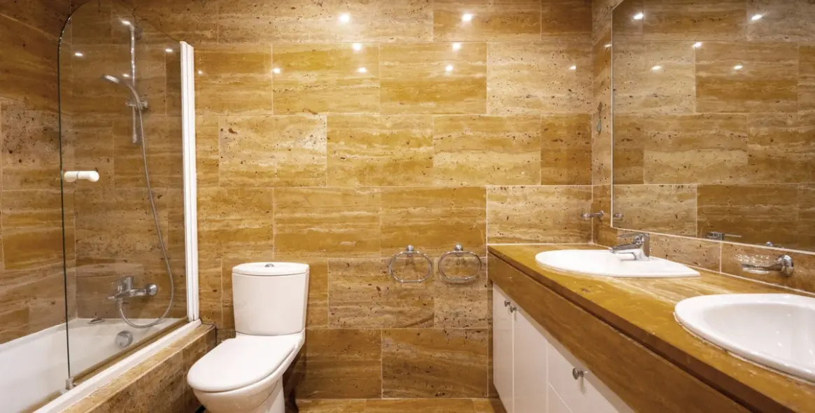 Venta de apartamento en planta baja en Puerto Banús 15