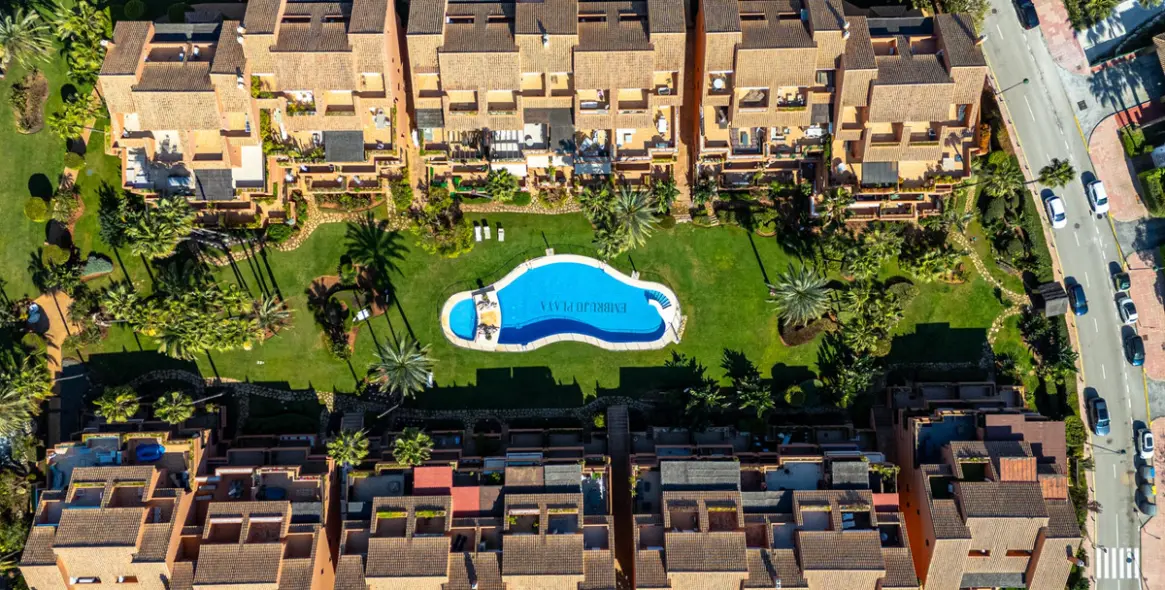 Venta de apartamento en planta baja en Puerto Banús 27