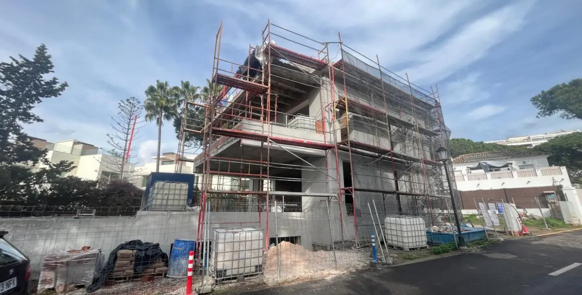 Venta de villa independiente en El Rosario 3