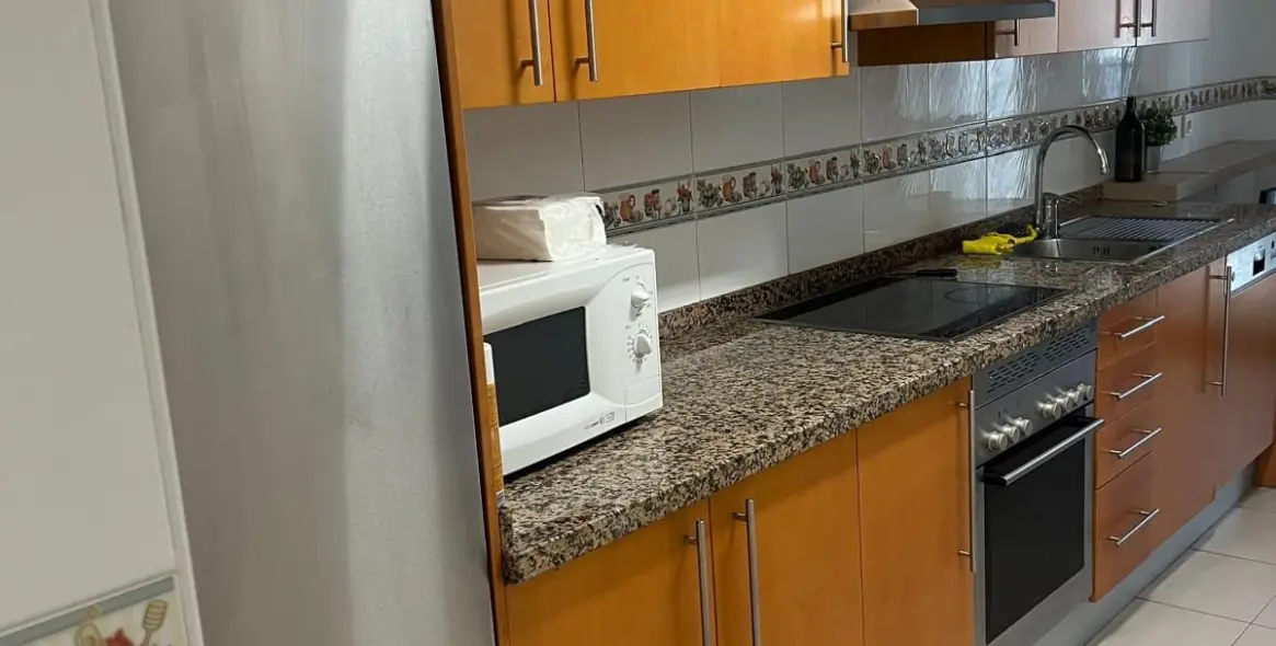 Alquiler a largo plazo de apartamento en planta media en Río Real 2