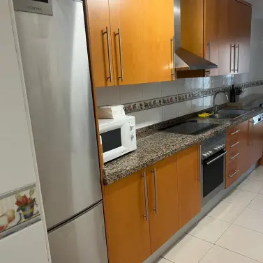 Alquiler a largo plazo de apartamento en planta media en Río Real