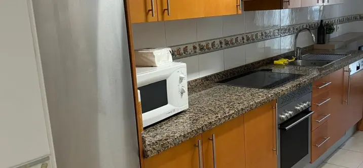 Alquiler a largo plazo de apartamento en planta media en Río Real 1