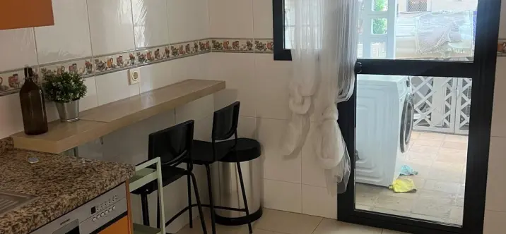 Alquiler a largo plazo de apartamento en planta media en Río Real 3