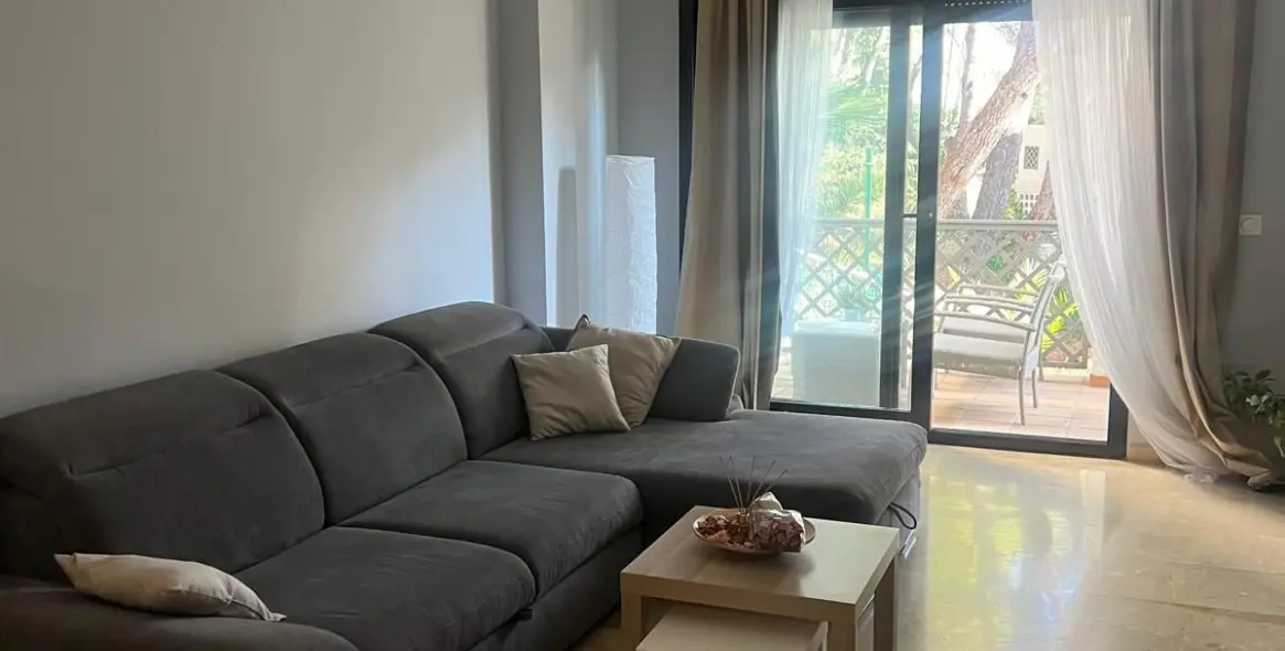 Alquiler a largo plazo de apartamento en planta media en Río Real 5