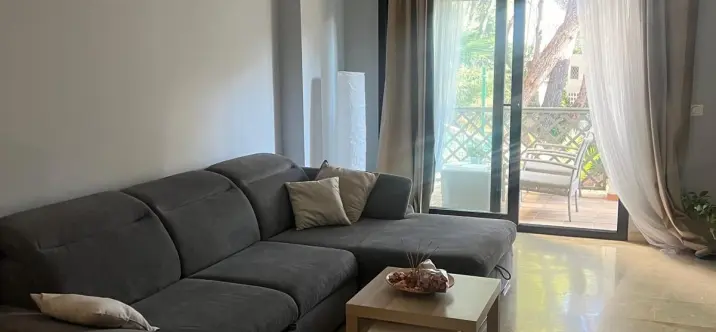 Alquiler a largo plazo de apartamento en planta media en Río Real 4