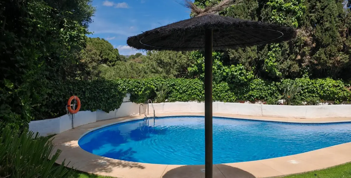 Alquiler a largo plazo de apartamento en planta media en Río Real 7