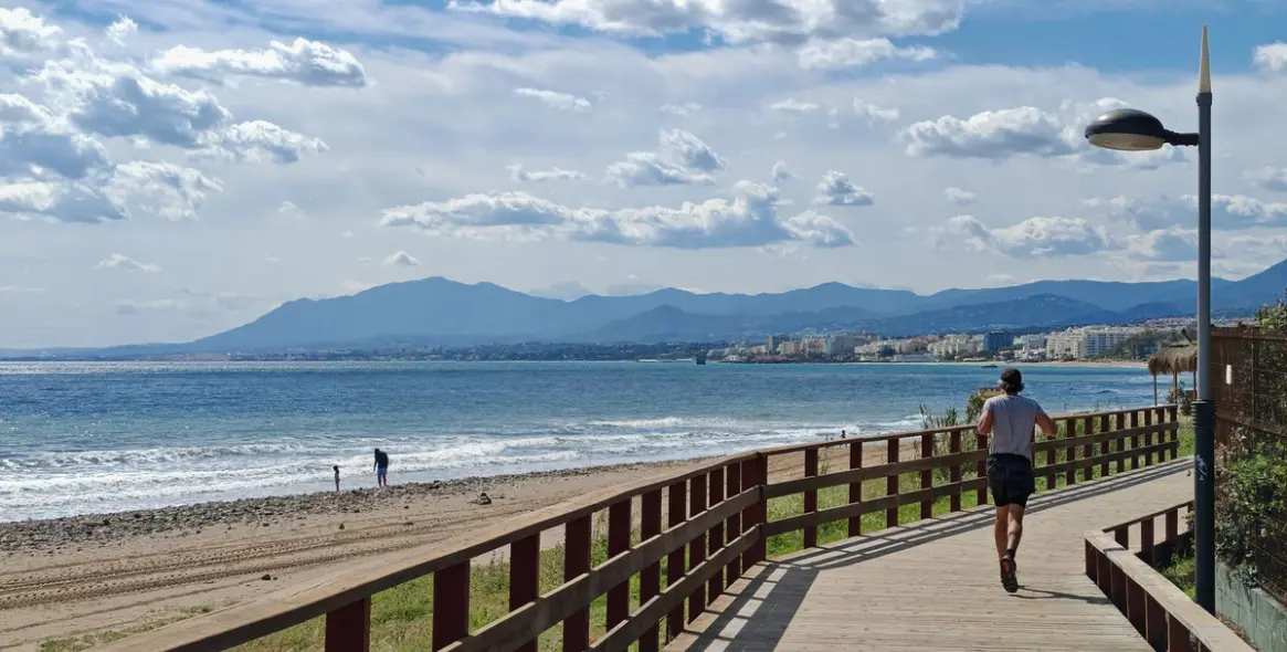 Alquiler a largo plazo de apartamento en planta media en Río Real 10