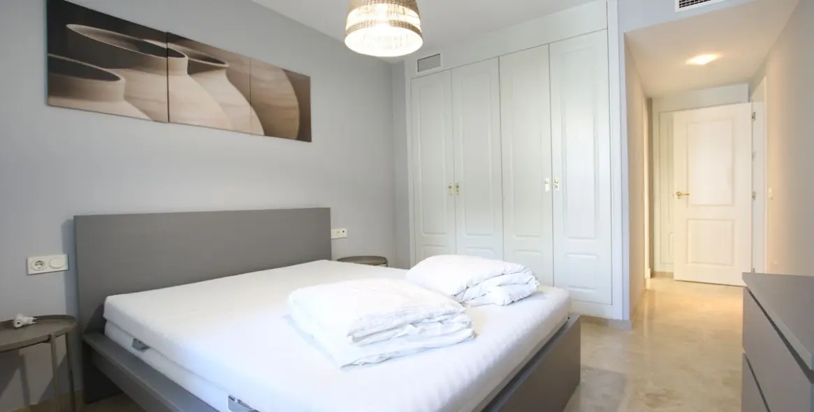 Alquiler a largo plazo de apartamento en planta media en Río Real 15