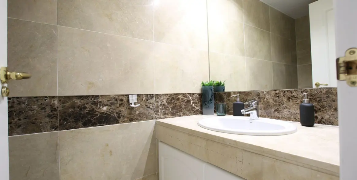 Alquiler a largo plazo de apartamento en planta media en Río Real 20