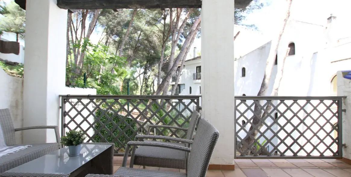 Alquiler a largo plazo de apartamento en planta media en Río Real 25