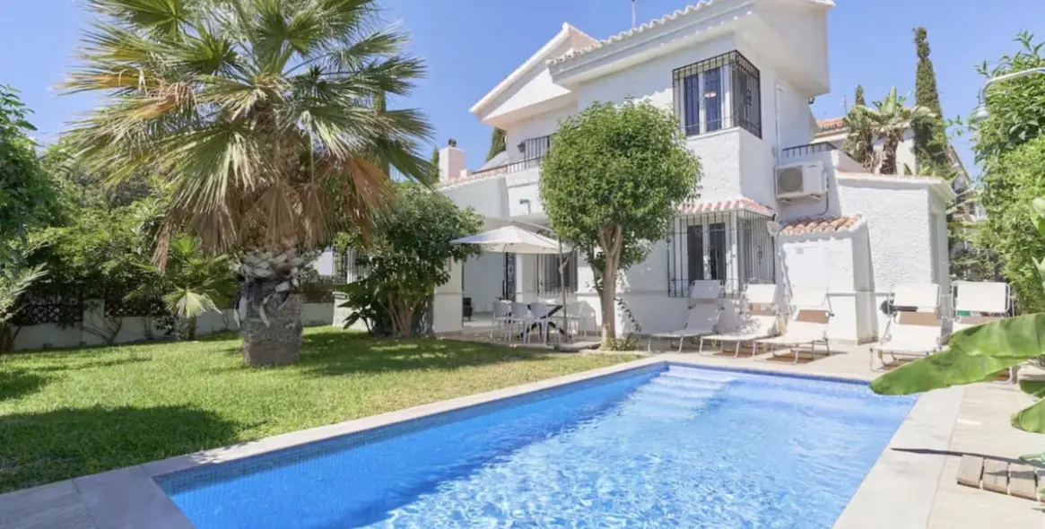 Долгосрочная аренда  отдельно стоящей виллы в Nerja 1