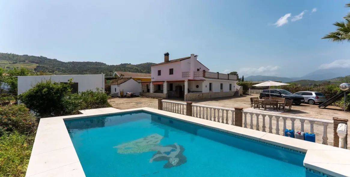 Sale of finca - cortijo in Coín 2