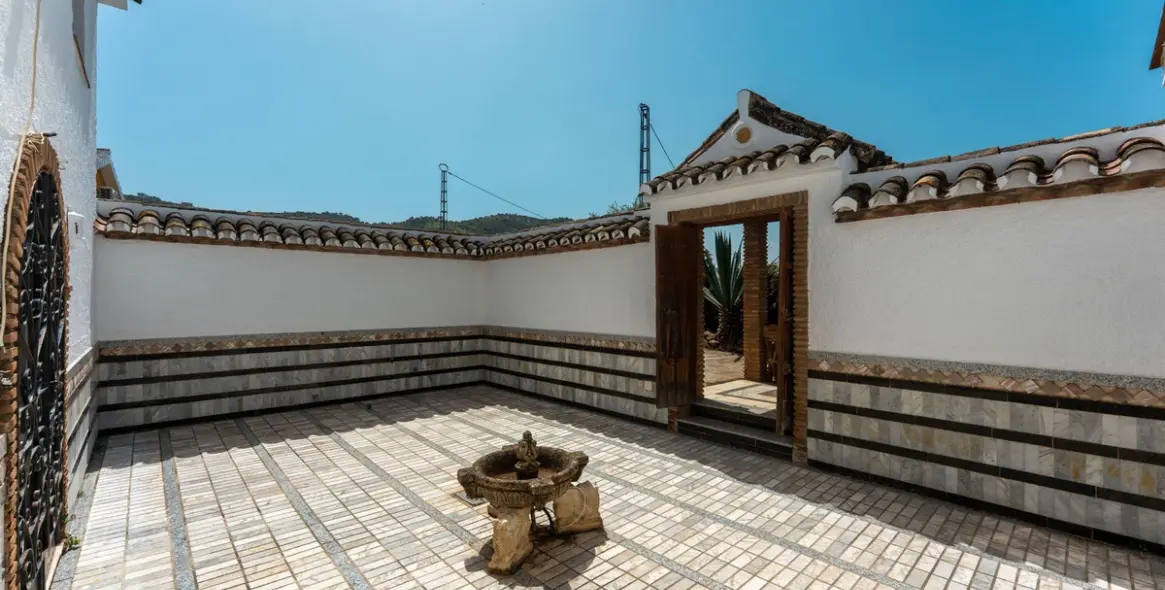 Sale of finca - cortijo in Coín 3