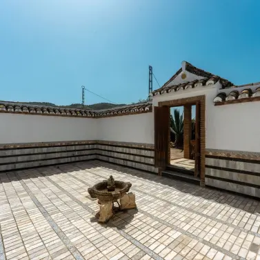 Sale of finca - cortijo in Coín