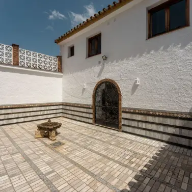 Sale of finca - cortijo in Coín