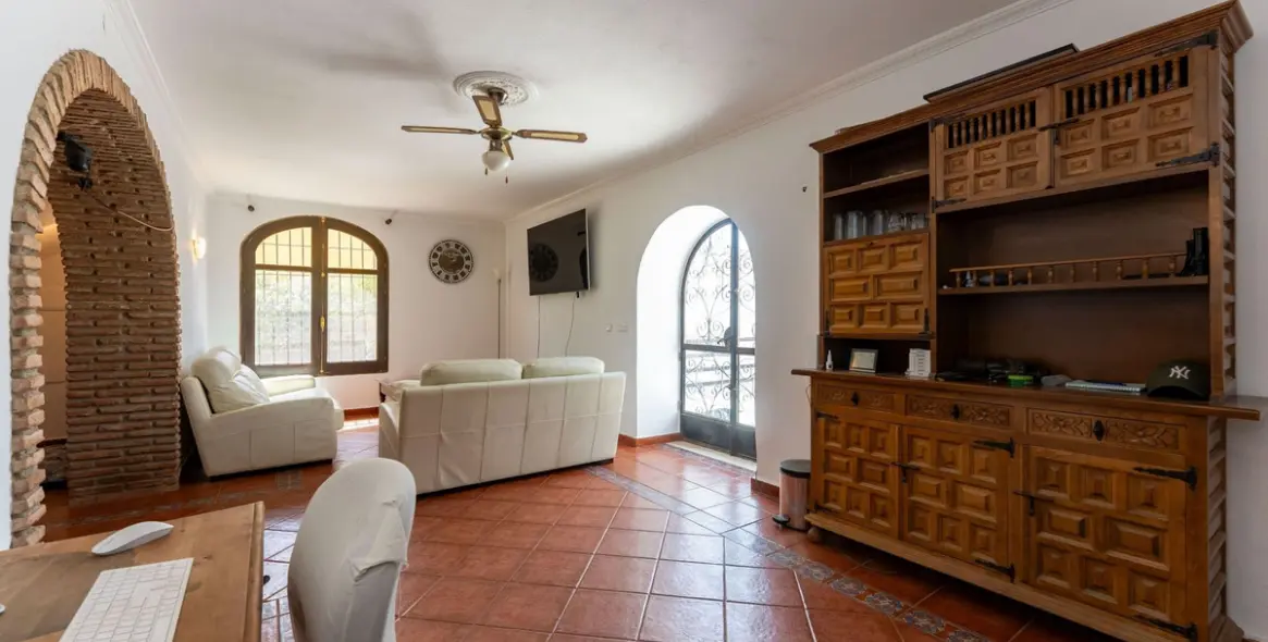 Sale of finca - cortijo in Coín 8