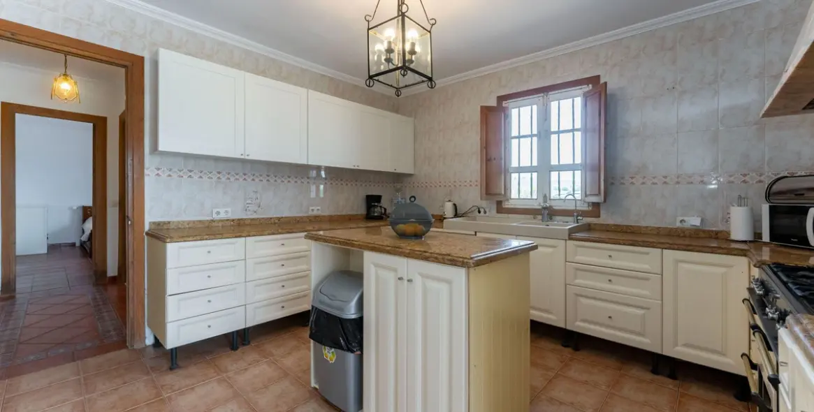 Sale of finca - cortijo in Coín 13