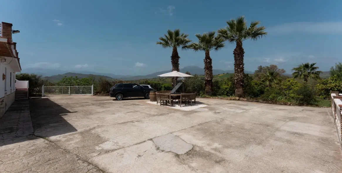 Sale of finca - cortijo in Coín 46