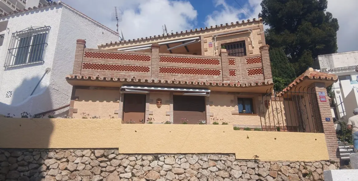 Sale of semi-detached house in Nueva Andalucía 1