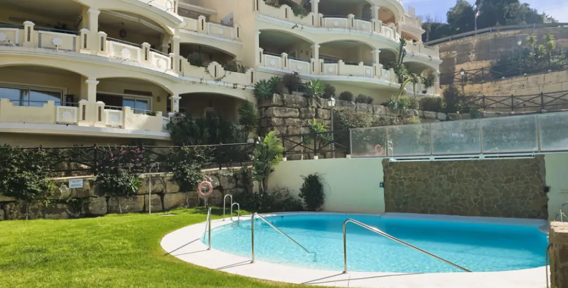 Продажа двухуровневого пентхауса в Elviria 1