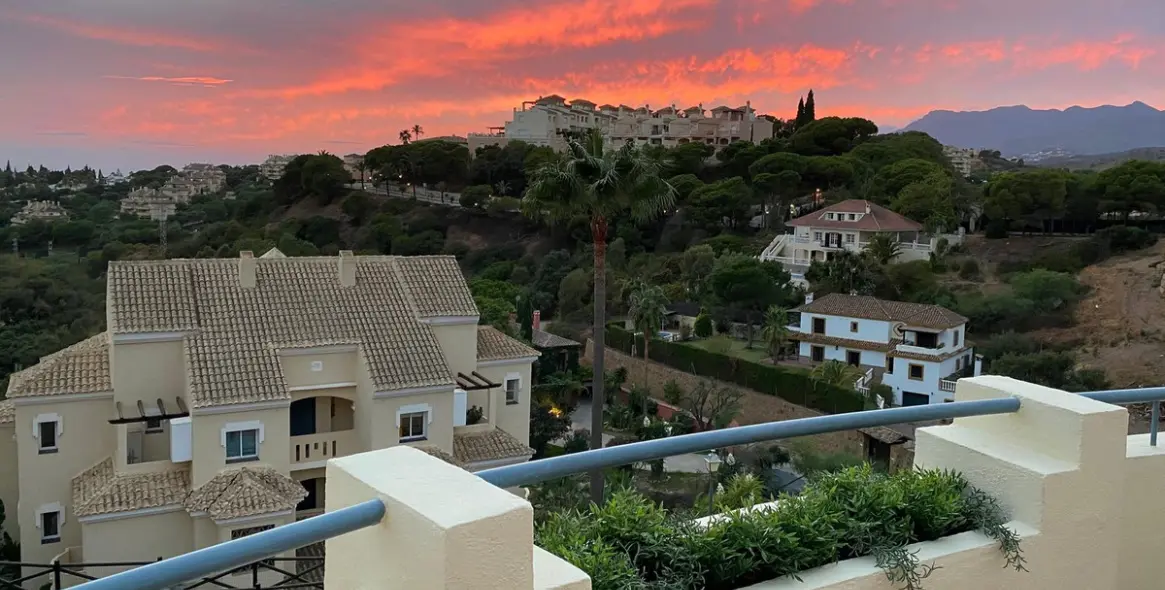 Продажа двухуровневого пентхауса в Elviria 3