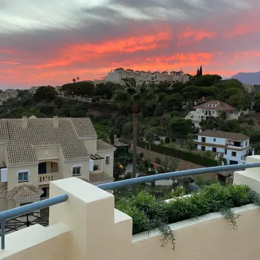 Venta de ático dúplex en Elviria