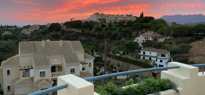 Venta de ático dúplex en Elviria 2