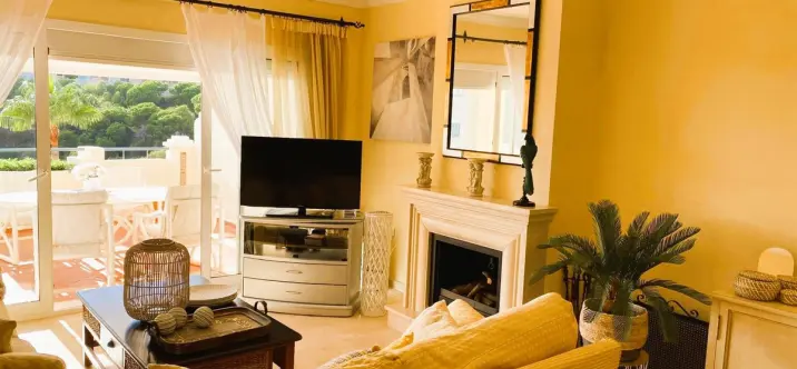 Venta de ático dúplex en Elviria 3