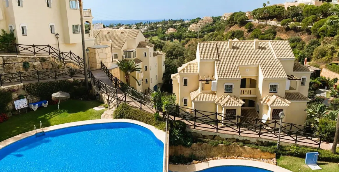 Продажа двухуровневого пентхауса в Elviria 23