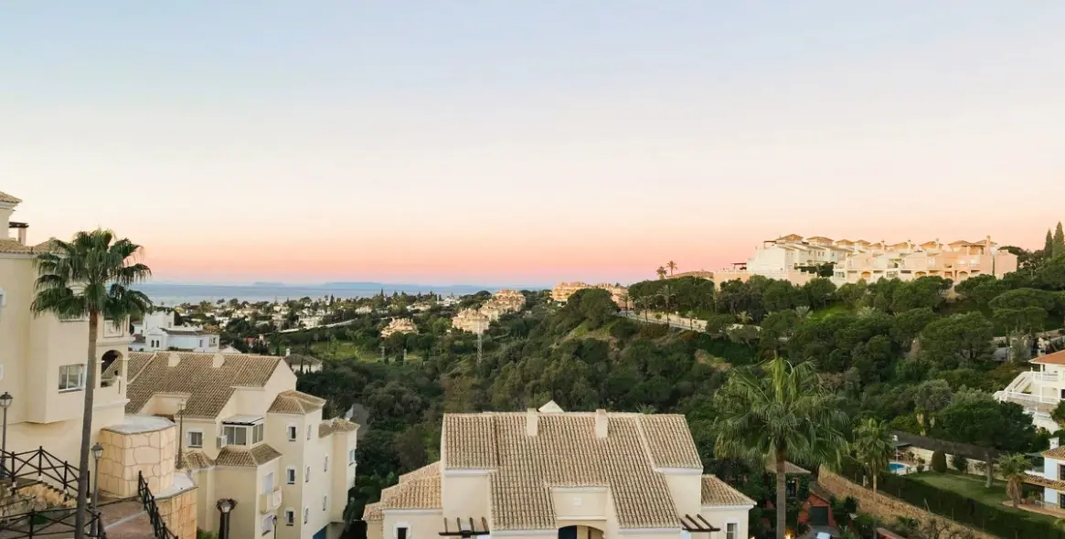 Продажа двухуровневого пентхауса в Elviria 24