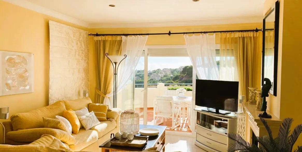 Продажа двухуровневого пентхауса в Elviria 25