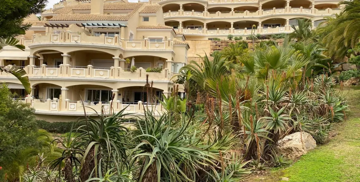 Продажа двухуровневого пентхауса в Elviria 28