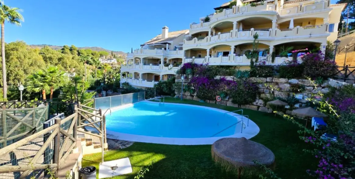 Продажа двухуровневого пентхауса в Elviria 31