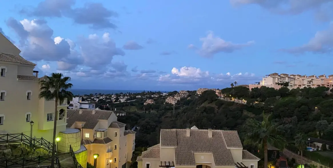 Продажа двухуровневого пентхауса в Elviria 32