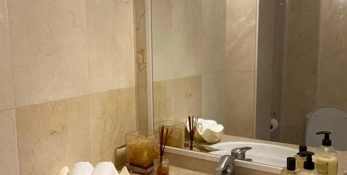 Продажа двухуровневого пентхауса в Elviria 35