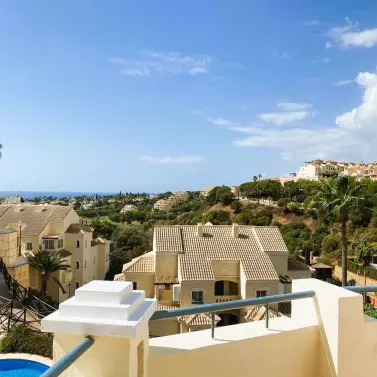 Sale of penthouse duplex in Elviria