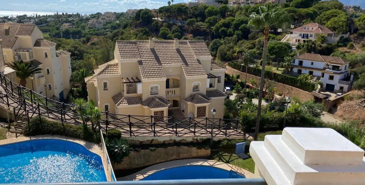 Venta de ático dúplex en Elviria 22