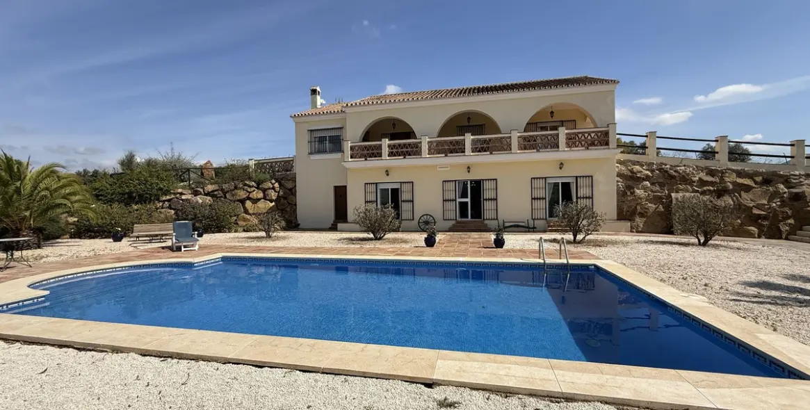 Продажа финки в Alora 26