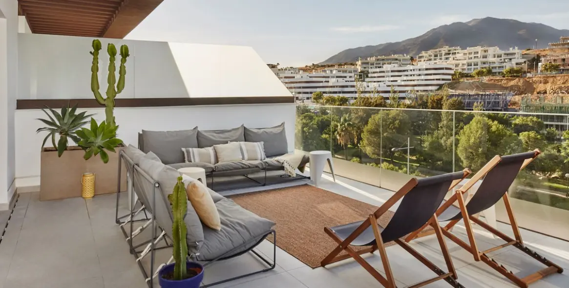 Продажа апартаментов на среднем этаже в Estepona 1