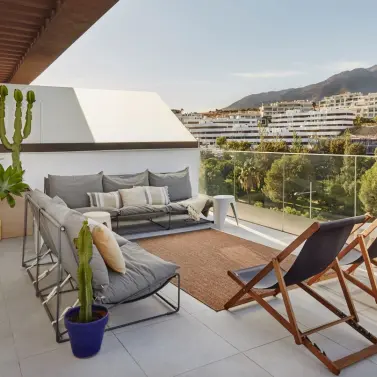 Продажа апартаментов на среднем этаже в Estepona