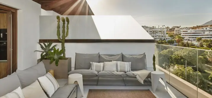 Продажа апартаментов на среднем этаже в Estepona 1