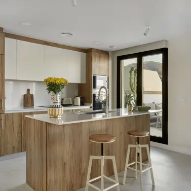 Продажа апартаментов на среднем этаже в Estepona