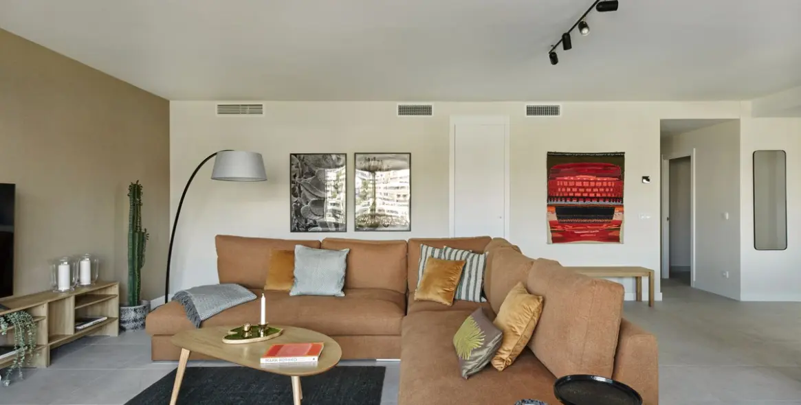 Продажа апартаментов на среднем этаже в Estepona 10