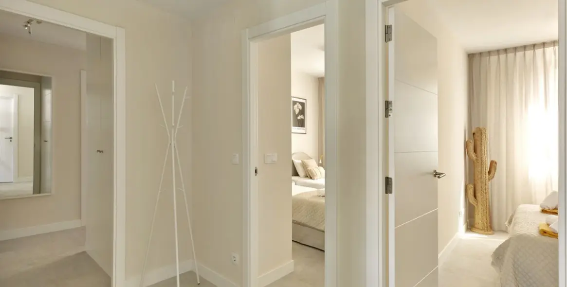 Продажа апартаментов на среднем этаже в Estepona 14